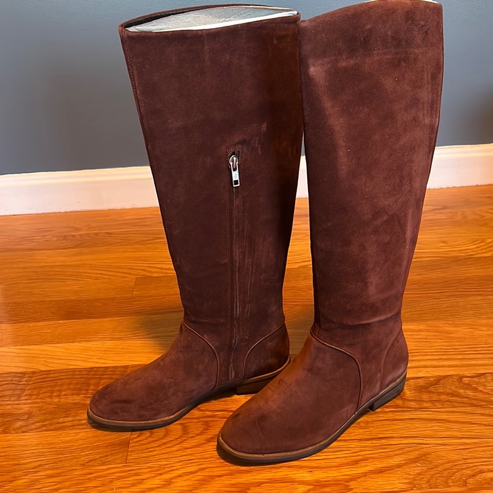 UGG tall boots purple never worn NEW Size 7